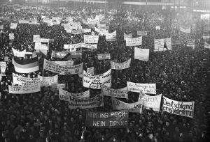 Montagsdemonstration, Leipzig, 4. Dezember 1989, 1989, Gerhard Gäbler