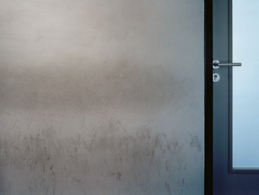 Die Abwesenheit der Antragsteller (Tür), 2005, Viktoria Binschtok
